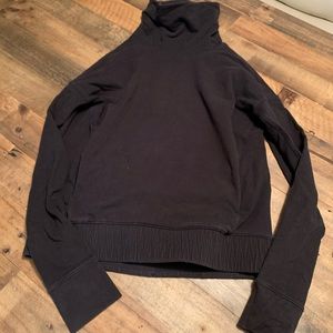 Lululemon turtleneck sweatshirt